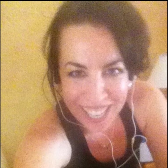 Meet your Posher, Amy - Picture 3 of 6